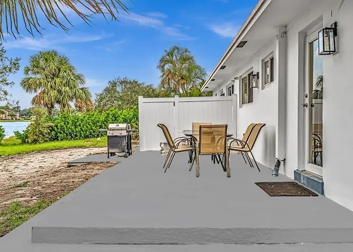 Charming 2Br Lakefront Cottage In Davie Near Beach