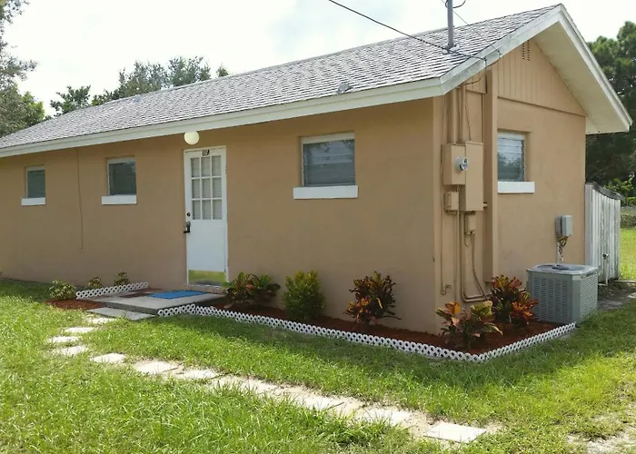 Cottage On Walking Distance To Nokomis Beach