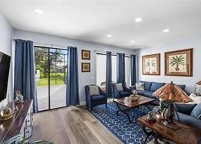 Wellington Updated Townhouse