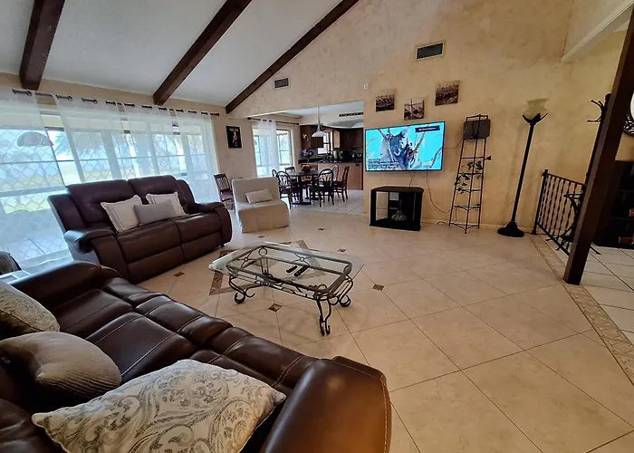 Gator Den Lakeview 3Br Retreat With Jacuzzi