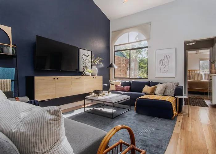 Quiet, Convenient & Modern Haven