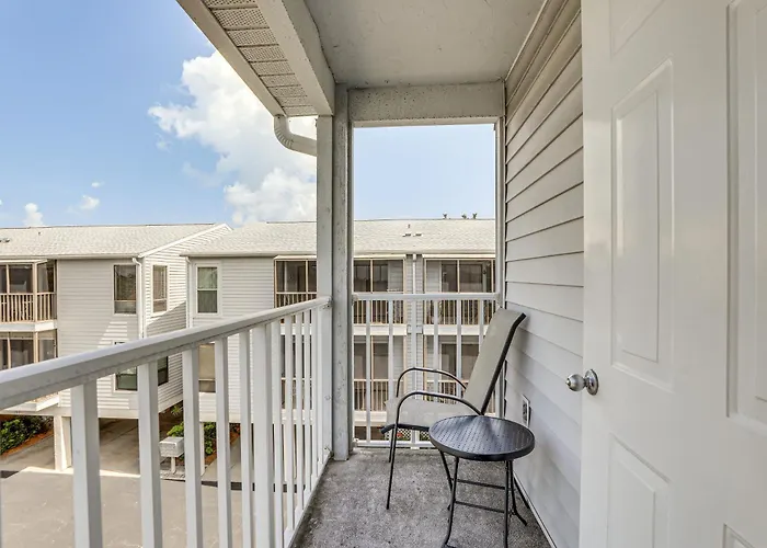 Holmes Beach Condo Near Anna Maria: Pool Access!