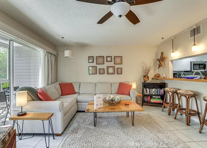 Holmes Beach Condo Near Anna Maria: Pool Access!