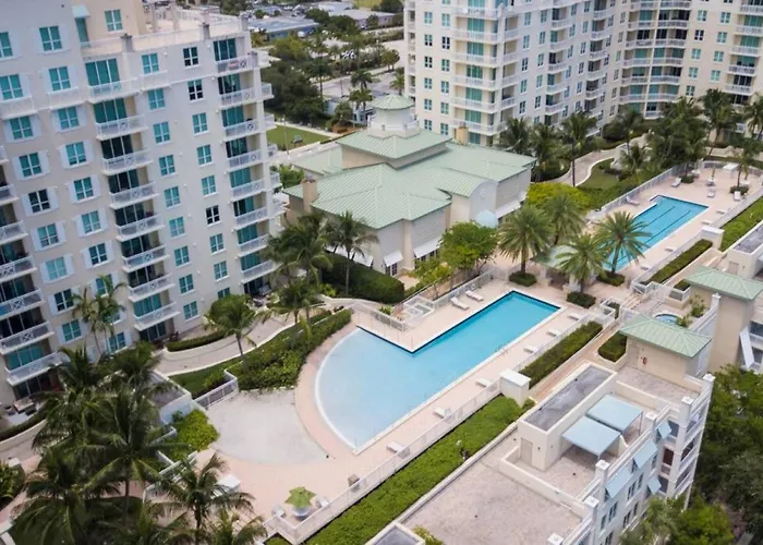 Stylish 1Br Condo Rooftop Pool Close To Beach