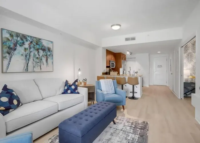 Stylish 1Br Condo Rooftop Pool Close To Beach