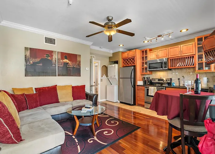 Romance In The City 1 Bdrm Studio In Downtown St Pete
