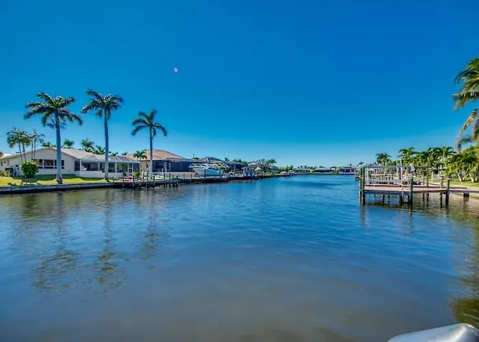 Coralvilla Lazy Days - Comfortable, Pool & Spa, Great Boat Location