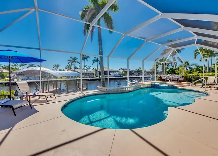 Coralvilla Lazy Days - Comfortable, Pool & Spa, Great Boat Location