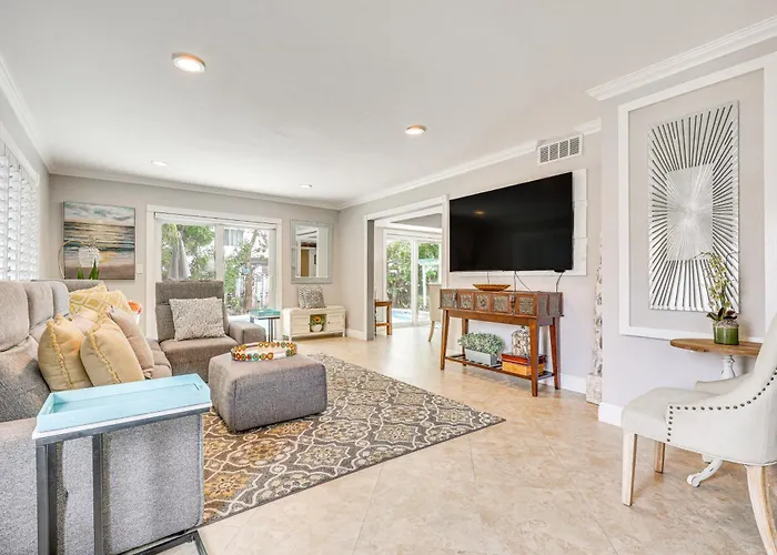 Sun-Soaked Pompano Beach Home W/ Private Pool!