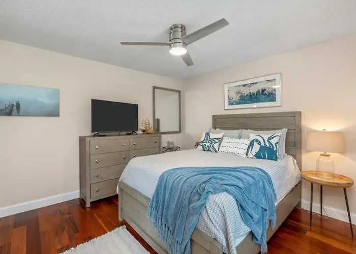 Featured On Hgtv'S My Lottery Dream Home! Private Dock, 15 Minute Boat Ride To Crab Island, 20 Minute Drive To Destin, Pet Friendly