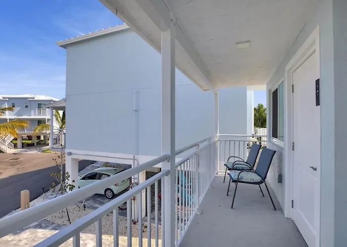 Ocean Front Breeze In Paradise