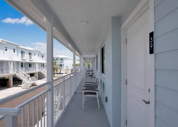 Ocean Isles Rustic Inn