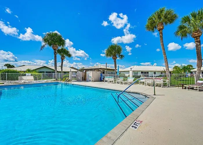 Sunny Canal-View Villa W/ Lanai In Sebring!