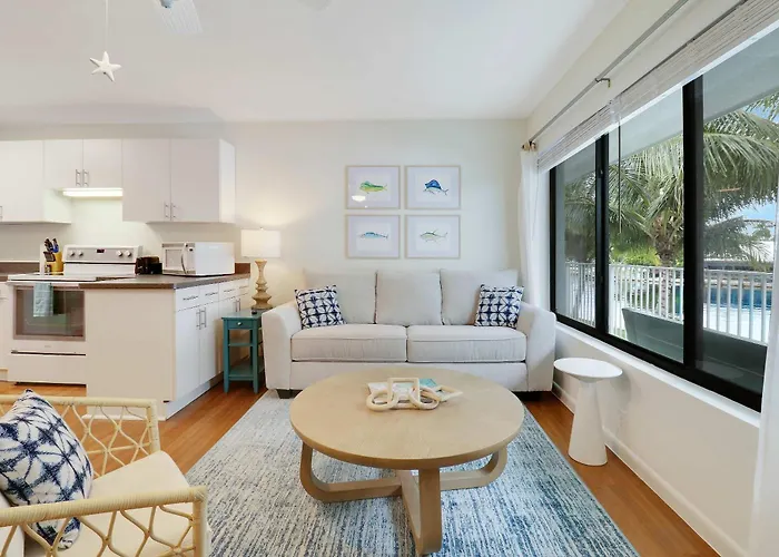 Sailfish Suites 8 - Waterfront Lodging