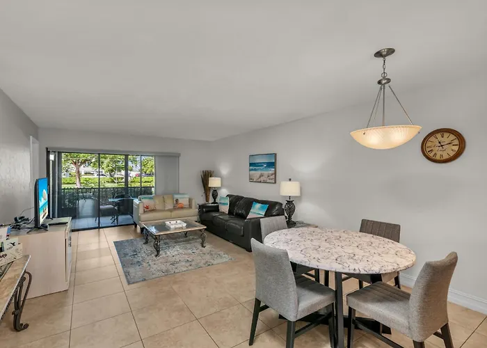 Prime Location I 2 Bed Setup Directly Across Street From South Beach Access