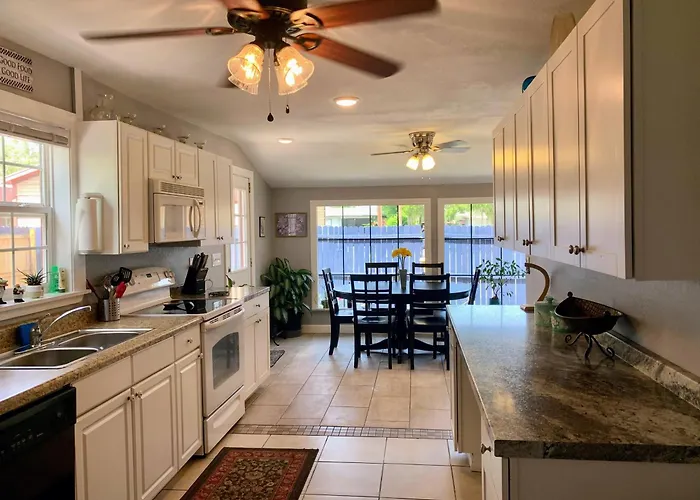 Cozy Bungalow