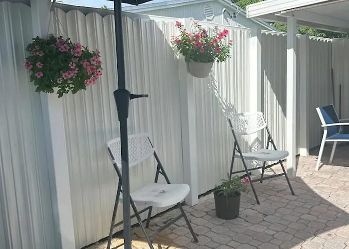 Relaxing Studio Getaway W Bbq, Patio And Parking