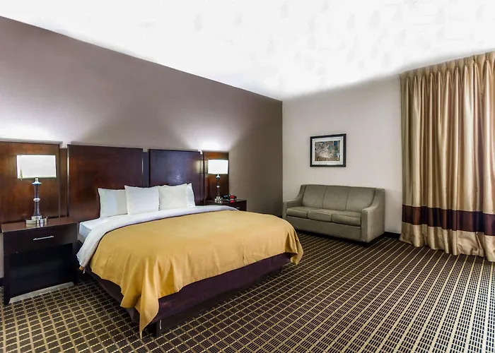 Clarion Inn & Suites Miami International Airport