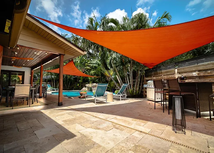 Heated Pool-Game Room-King Beds-75In Tv-Sleeps 14