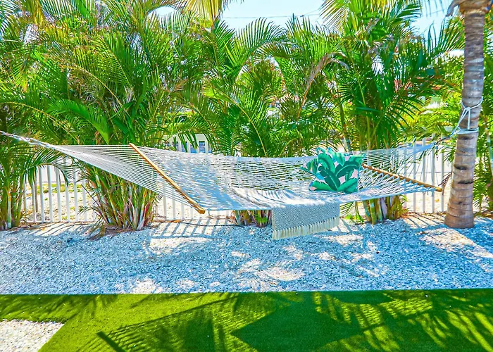 The Pearl Cabana Club