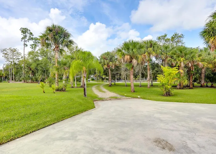 Jupiter Cottage W/ Patio, Gas Grill & Fire Pit!