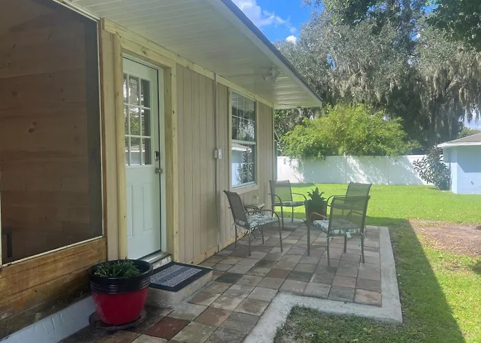 Peaceful Florida Studio