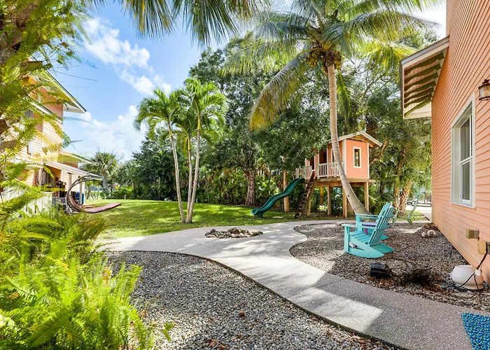 Palm City Home W/ Pool & Florida Room - Near Golf