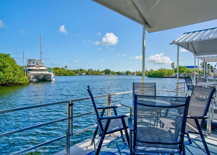 Key Colony Aqua Lodges