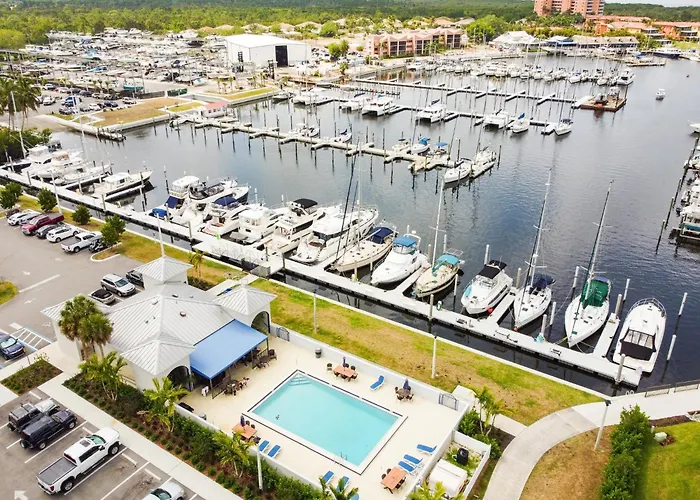 Fabulous Golf And Marina Community Condo