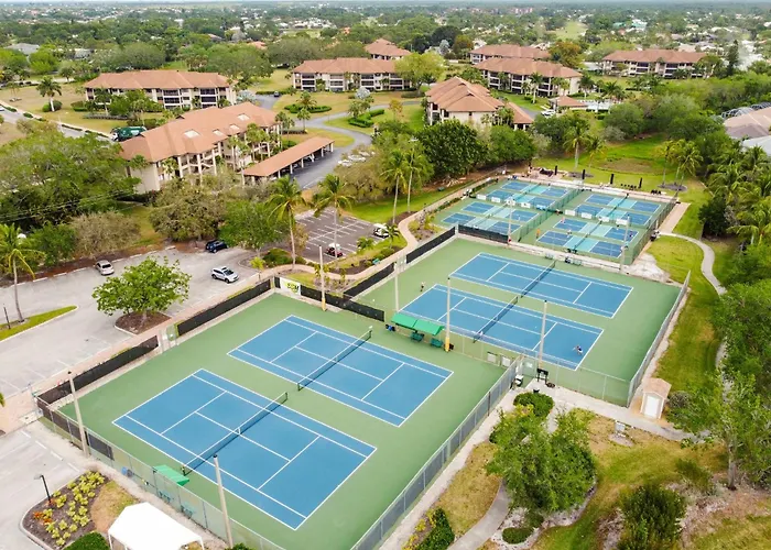 Fabulous Golf And Marina Community Condo