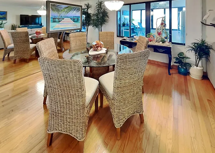 Oceanfront Penthouse 11B