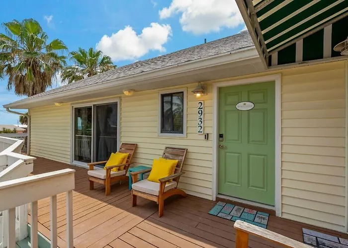 Longboat Key Beach House Beauty With Peek-A-Views