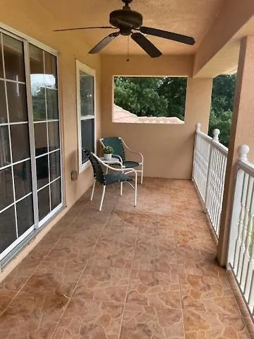 Quiet Lakeview Home In Wesley Chapel