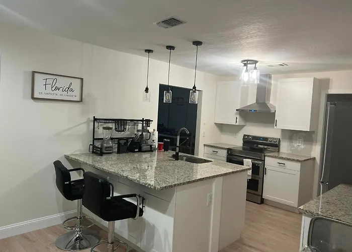 Water Water Water - Newly Renovated 3Br, 2 Bath Canal Front Home In Punta Gorda Isles