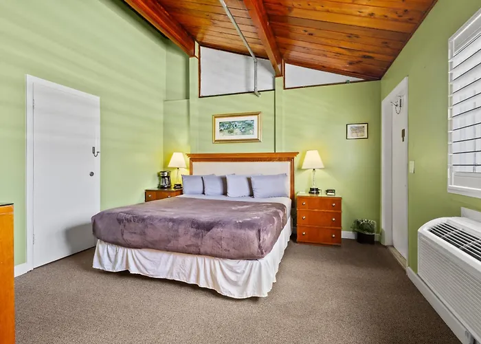Oceanfront Inn, Standard, King Bed, Inlet View #15