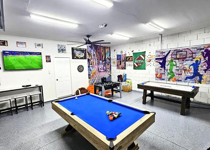 Bluelakeview Luxury Villa With Private Pool & Spa Plus Lake Views, Bbq, Games Room
