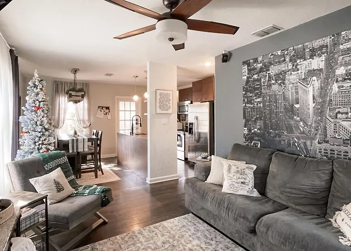 Walkable Dixieland District Gem With Yard