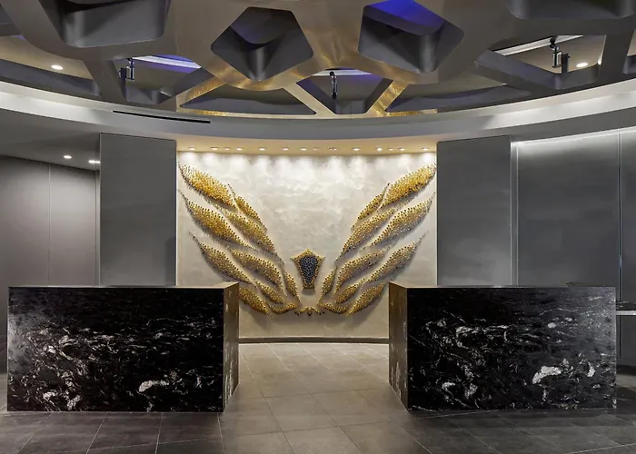 The Daytona, Autograph Collection