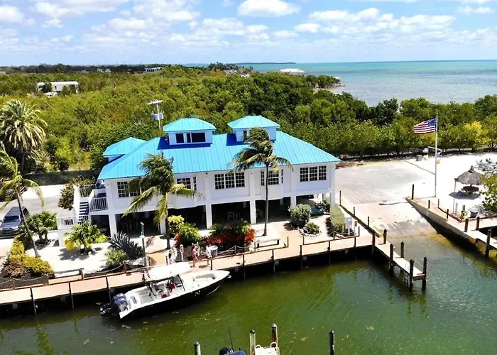 Villa Valbuena Ocean Pearl Key Largo Pool Restaurant Marina Pickleball