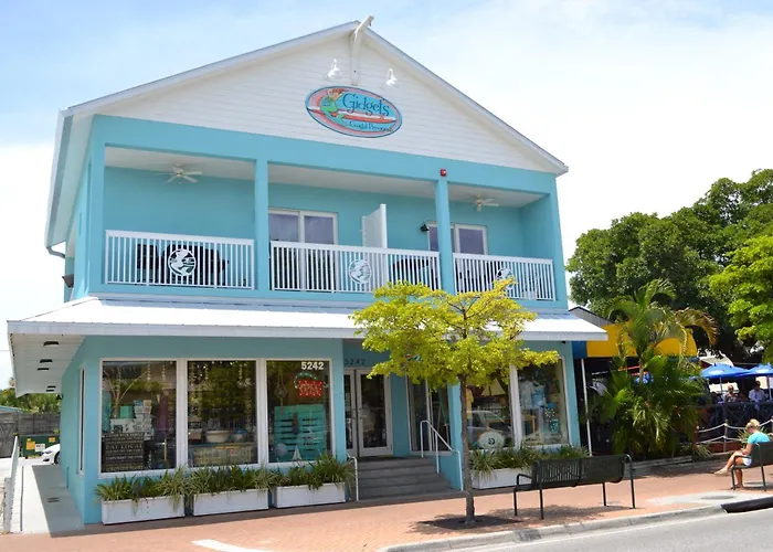 Updated Unit With Easy Beach Access On Siesta Key