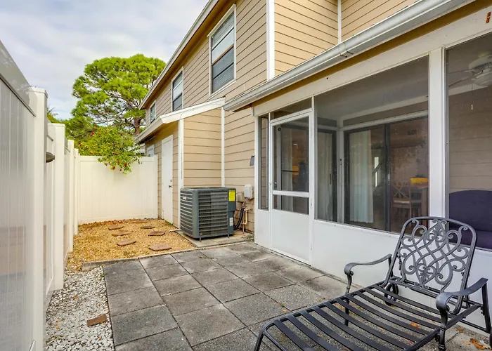 5 Mi To Beach: Jupiter Townhome W/ Pool Access