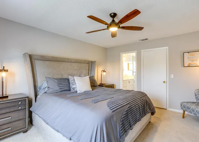 5 Mi To Beach: Jupiter Townhome W/ Pool Access