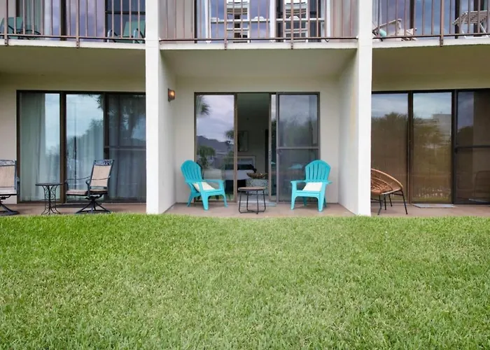 Cozy Bayfront Condo