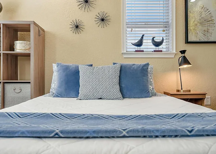 Retro Retreat In Dtsp - Explore The Downtown Area
