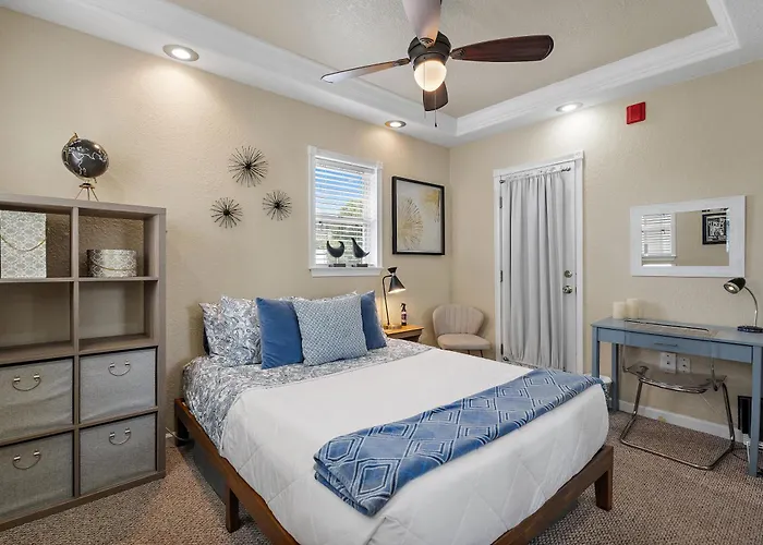 Retro Retreat In Dtsp - Explore The Downtown Area