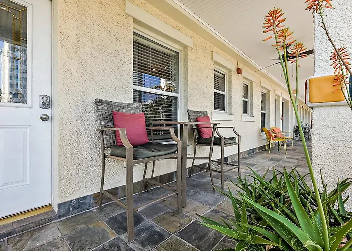 Romance In The City 1 Bdrm Studio In Downtown St Pete