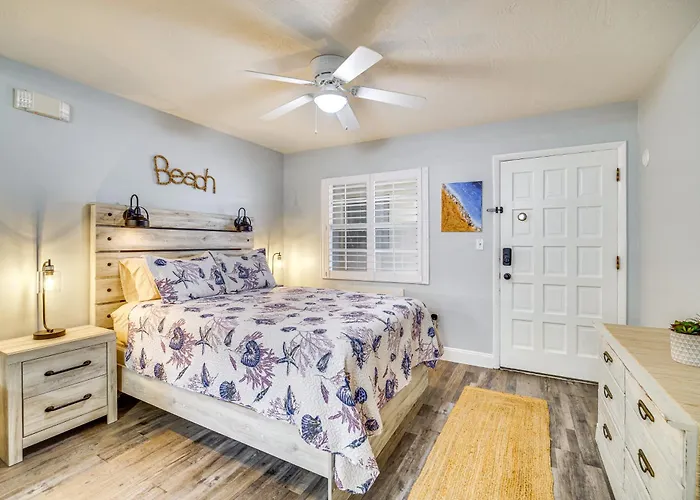Half-Mi To Ocean: Cape Canaveral Beach Hideaway!