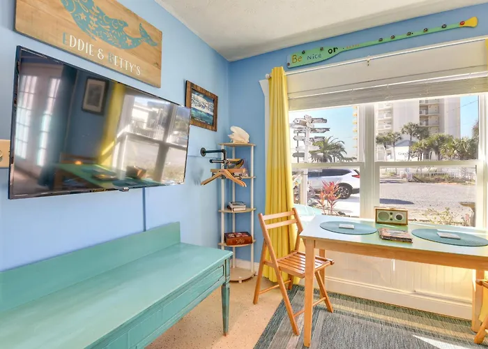 Pcb Studio W/ Private Patio: Steps To Beach!