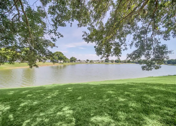 Waterfront 3Bed In The Villages