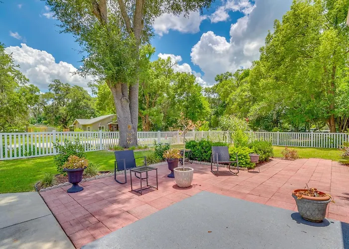 Ocala Retreat W/ Pool, Grill & Yard - Pets Welcome